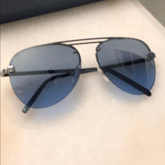 Louis Vuitton Clockwise Sunglasses (Western) - Picture 3 of 7